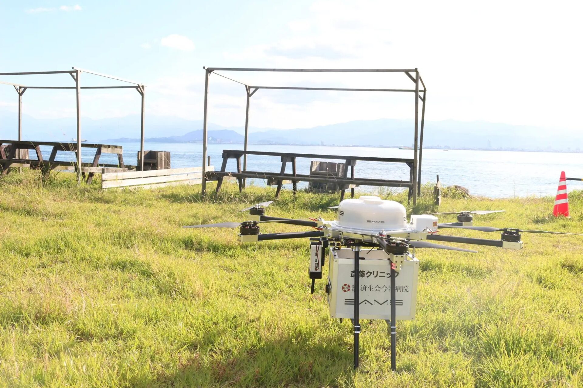ドローンプレス医療物資輸送