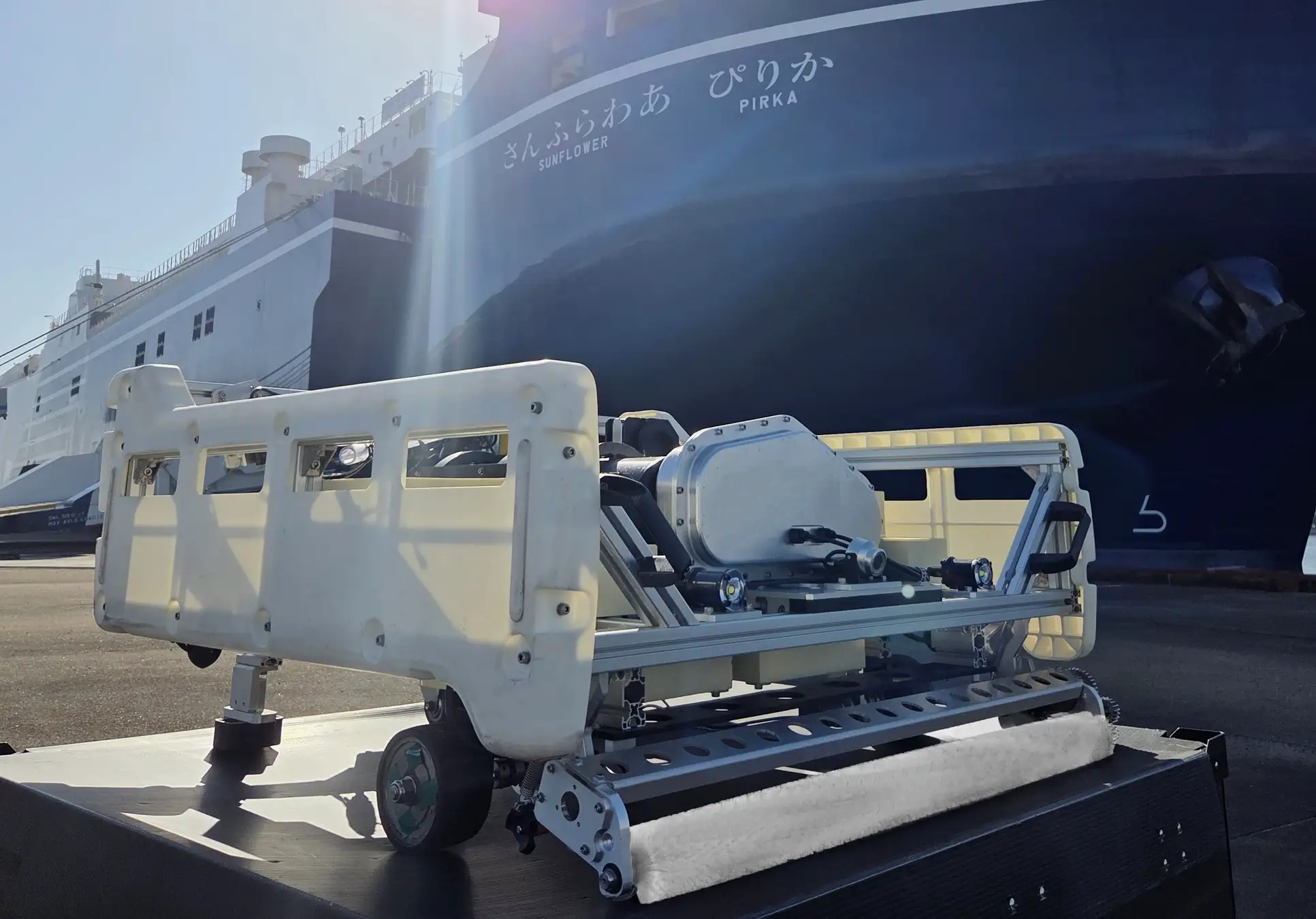 船底清掃ロボットFullDepth国産水中ドローン